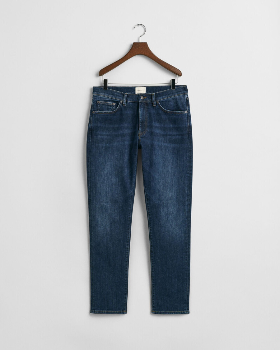 slim fit jeans - donkerblauw gedragen