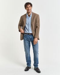 normale pasvorm jeans - middelblauw gedragen