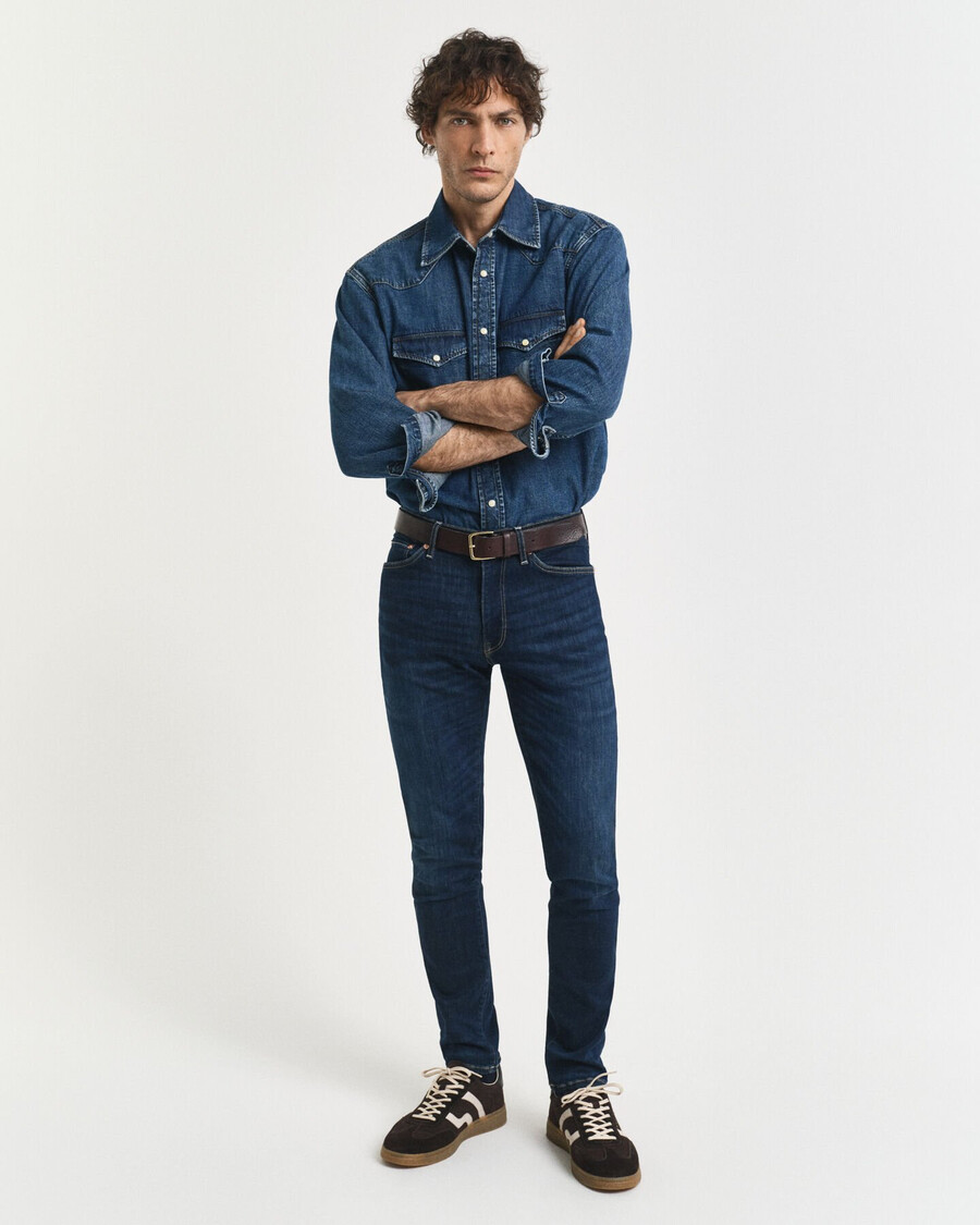 extra slim fit active recover jeans - donkerblauw gedragen