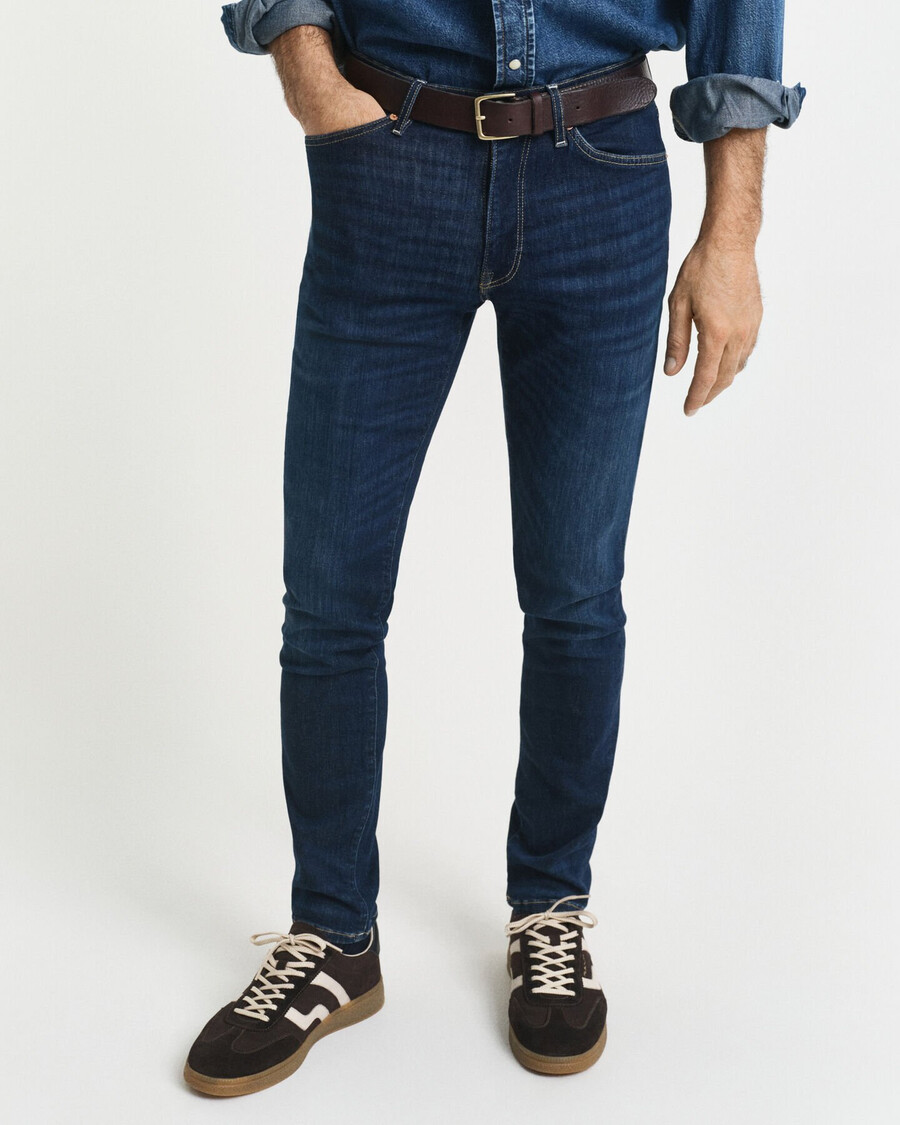 extra slim fit active recover jeans - donkerblauw gedragen