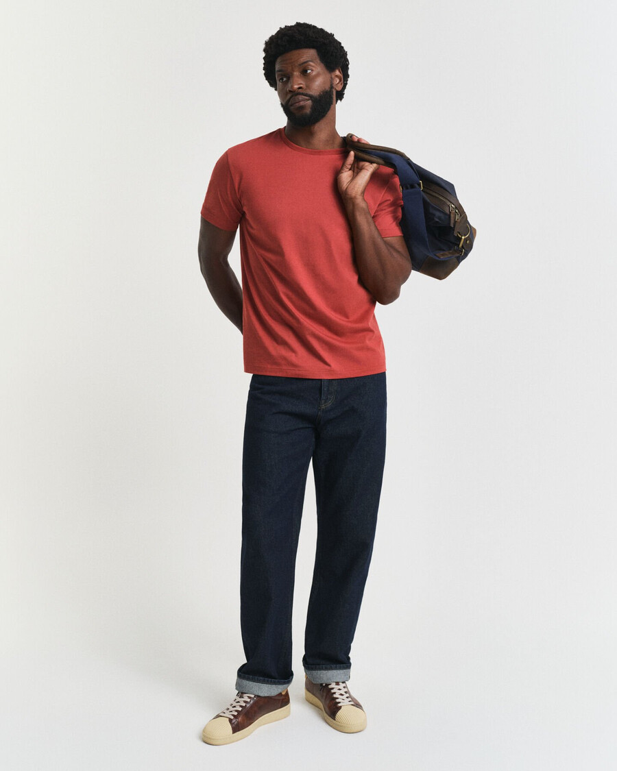 regular fit shield t-shirt - modern rust