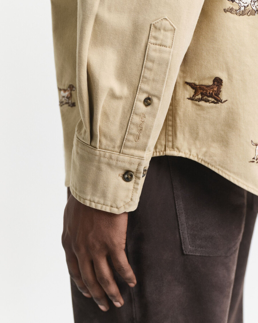 relaxed fit geborduurd twill overhemd - eikenbeige