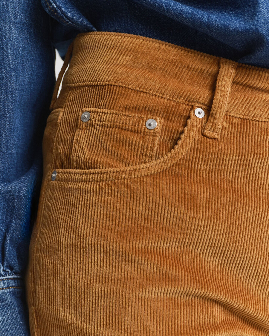uitlopende corduroy jeans - whiskeybruin