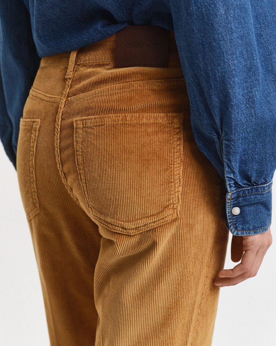 uitlopende corduroy jeans - whiskeybruin