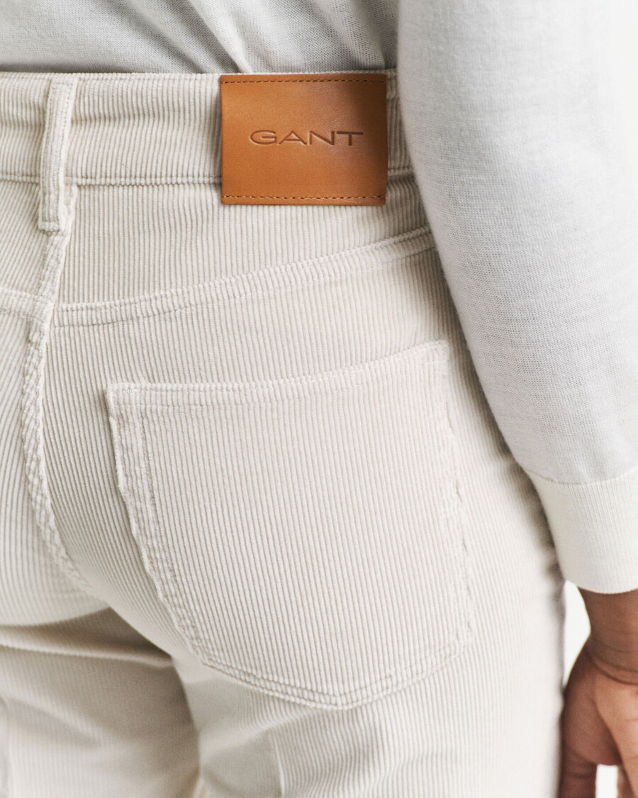 uitlopende corduroy jeans - putty