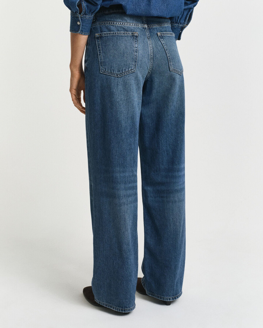 relaxte jeans - middelblauw ingedragen