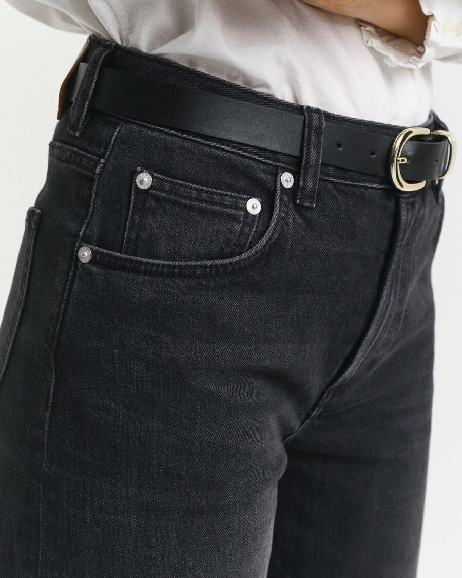 rechte stretchjeans - zwart ingedragen