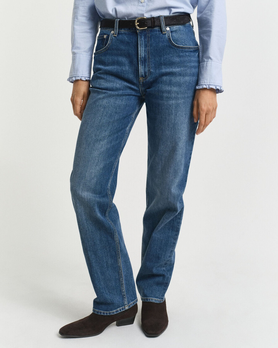 rechte stretchjeans - middenblauw ingedragen